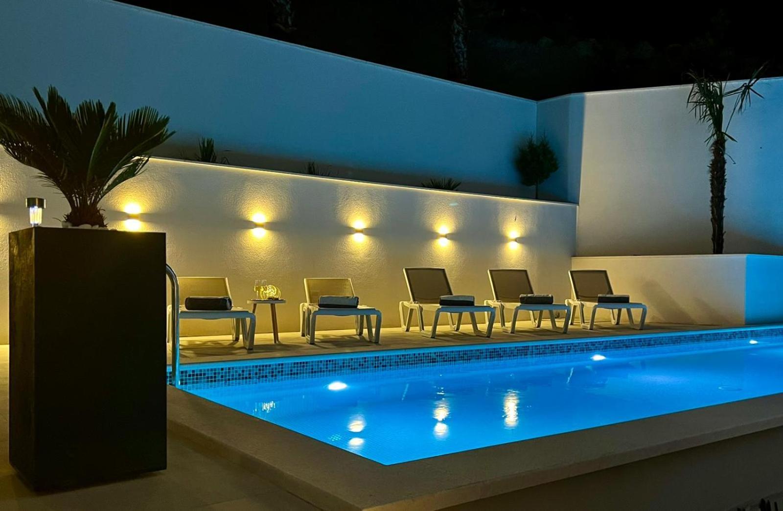 Luxus App Rubin Mit Traumblick Pool Balkon